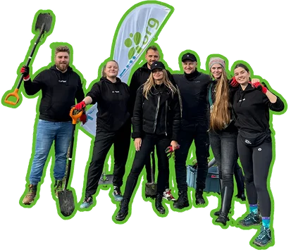 FRRuuu to nie tylko aktywność i dobra zabawa – to także wsparcie celów CSR i ESG. Na zdjęciu widać organizatorów i uczestników wspólnie sadzących drzewa.